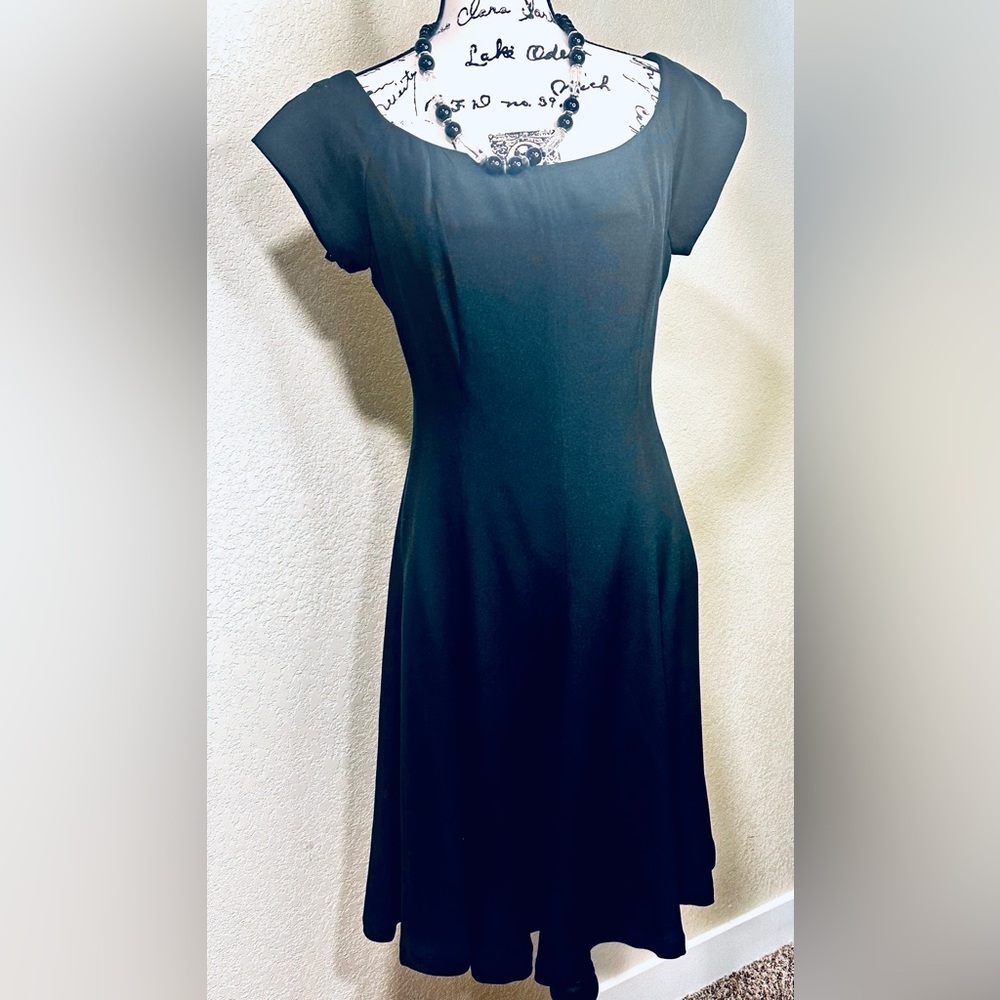 2/$30 🎀 Simple Sophistication• Paul Alexander• Little Black Dress•